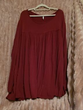 Relaxed Cranberry Women's Pleated Tunic - Unbranded